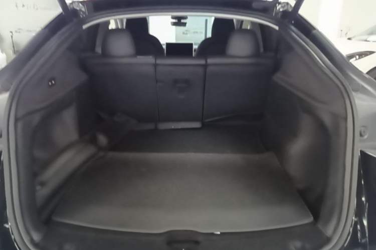Used Tesla Model Y 2025 Updated Version Long-Range All-Wheel Drive Trunk