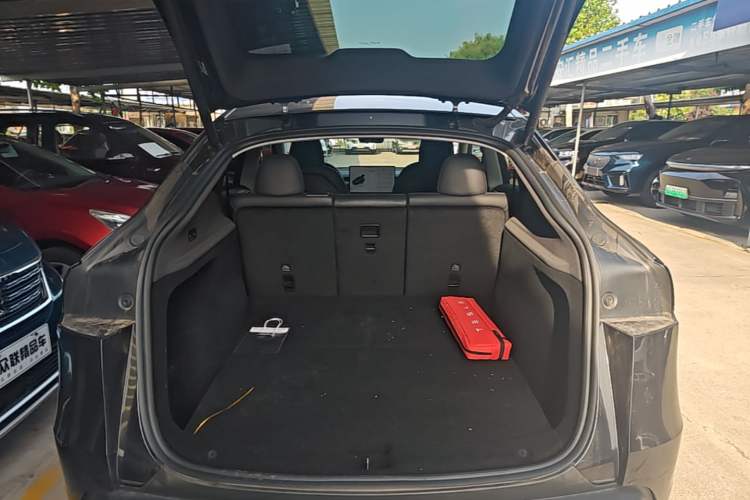 Used Tesla Model Y 2025 Rear-Wheel-Drive Version Trunk
