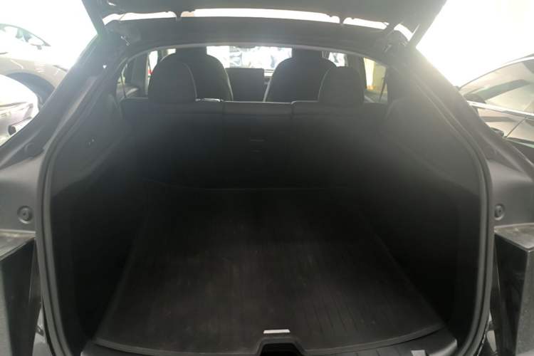 Used Tesla Model Y 2025 Updated Version Long-Range All-Wheel Drive Trunk