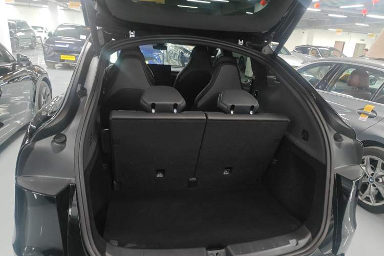 Used Tesla Model Y 2025 Updated Version Long-Range All-Wheel Drive Trunk