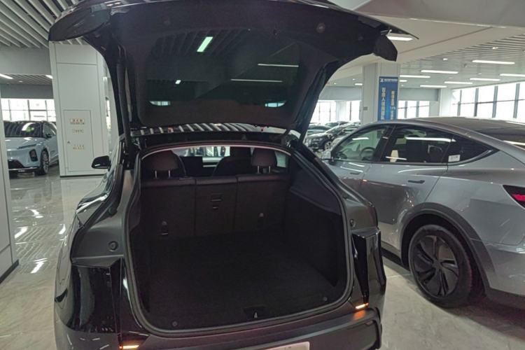 Used Tesla Model Y 2025 Updated Version Long-Range All-Wheel Drive Trunk