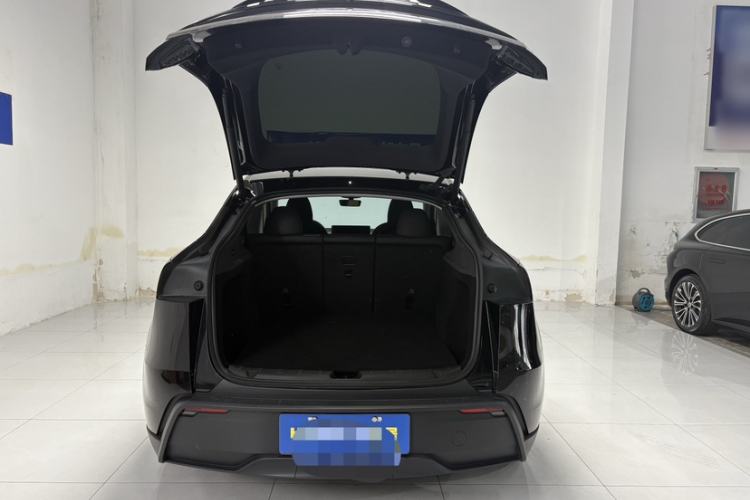 Used Tesla Model Y 2025 Rear-Wheel-Drive Version Trunk