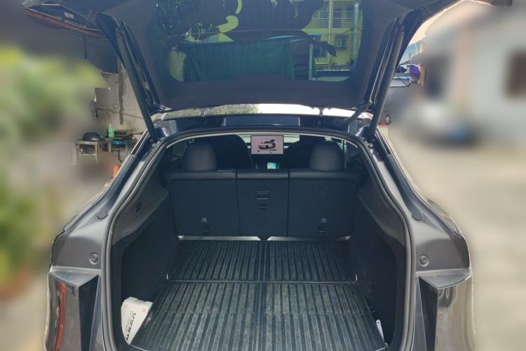 Used Tesla Model Y 2025 Long-Range All-Wheel-Drive Version Trunk