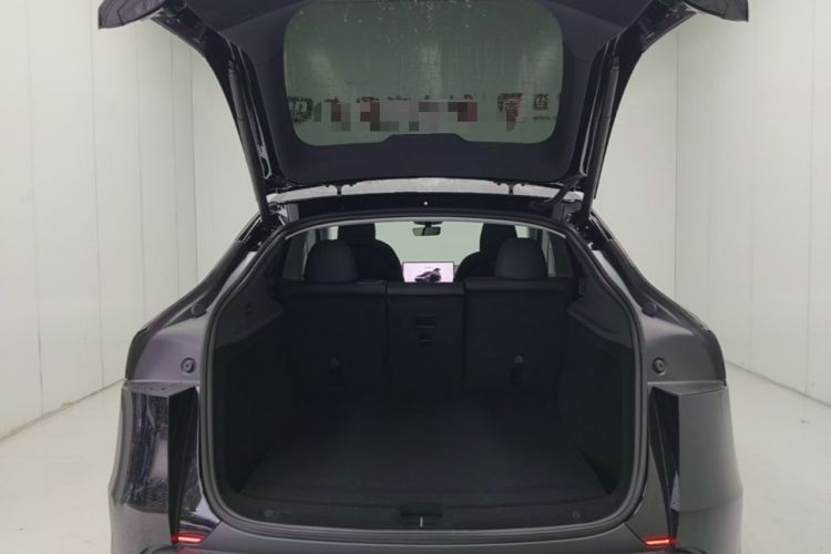 Used Tesla Model Y 2025 Rear-Wheel-Drive Version Trunk