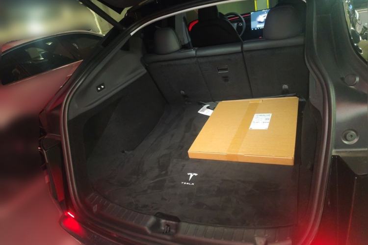 Used Tesla Model Y 2025 Long-Range All-Wheel-Drive Version Trunk