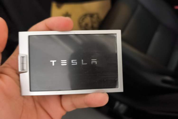 Used Tesla Model Y 2025 Long-Range All-Wheel-Drive Version Vehicle Key