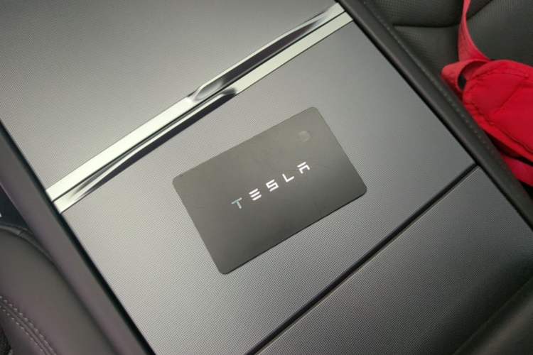 Used Tesla Model Y 2025 Long-Range All-Wheel-Drive Version Vehicle Key