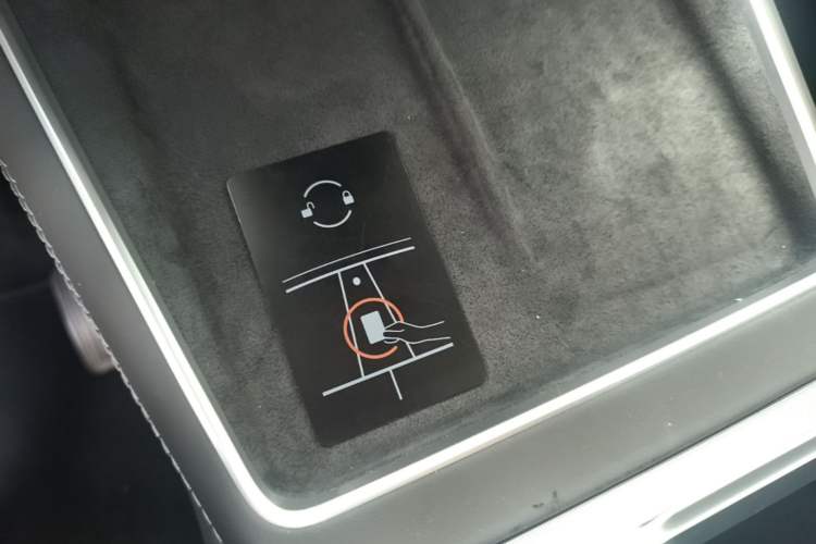 Used Tesla Model Y 2025 Rear-Wheel-Drive Version Vehicle Key