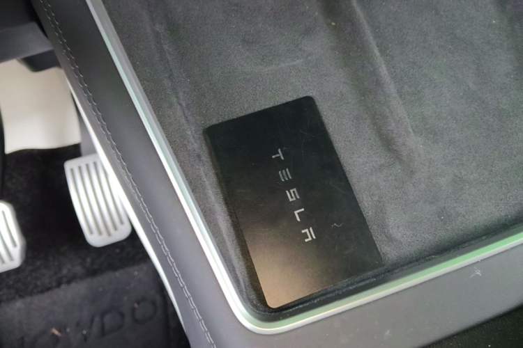 Used Tesla Model Y 2025 Rear-Wheel-Drive Version Vehicle Key