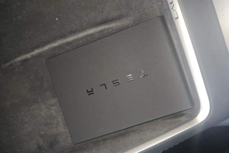 Used Tesla Model Y 2025 Rear-Wheel-Drive Version Vehicle Key