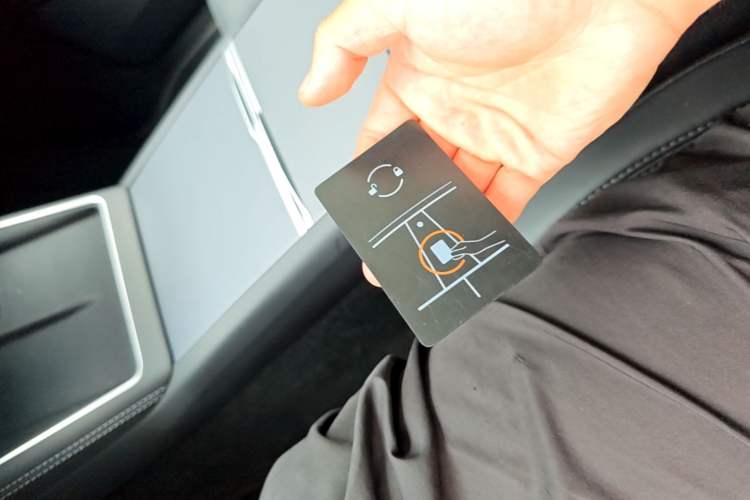 Used Tesla Model Y 2025 Rear-Wheel Drive First Edition Vehicle Key