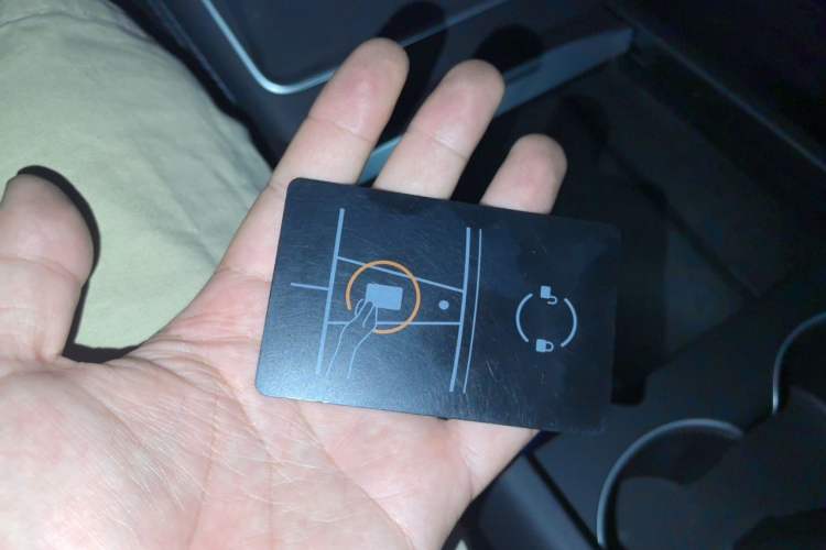 Used Tesla Model Y 2025 Rear-Wheel Drive First Edition Vehicle Key