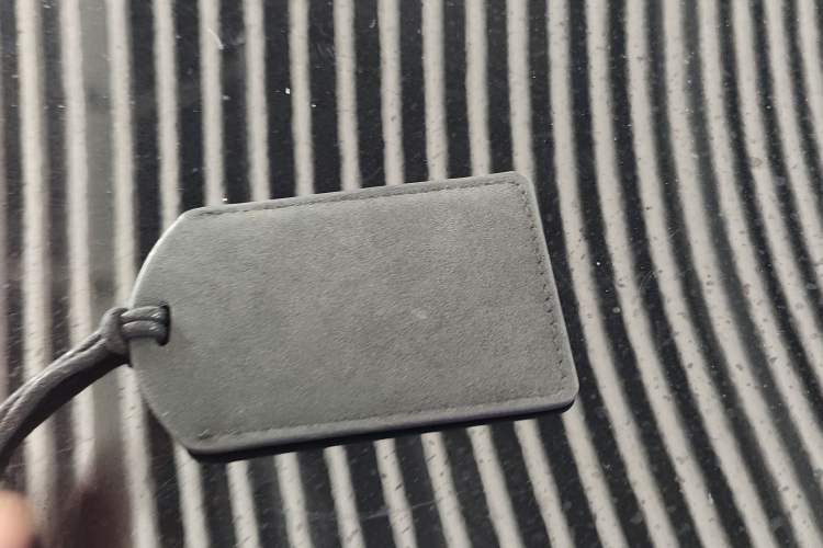 Used Tesla Model Y 2025 Long-Range All-Wheel-Drive Version Vehicle Key