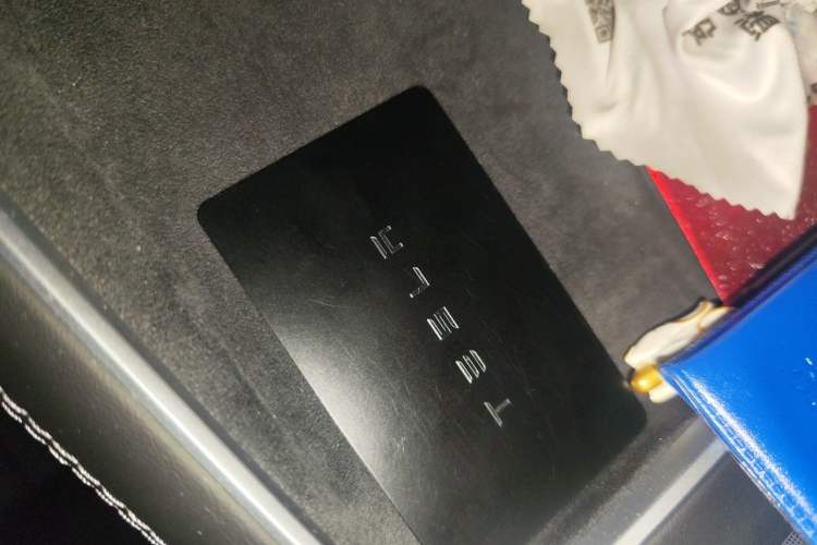 Used Tesla Model Y 2025 Long-Range All-Wheel-Drive Version Vehicle Key