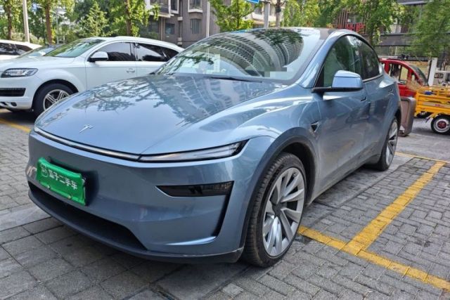 Used Tesla Model Y 2025 Rear-Wheel-Drive Version