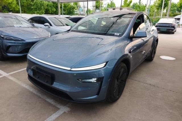 Used Tesla Model Y 2025 Rear-Wheel-Drive Version