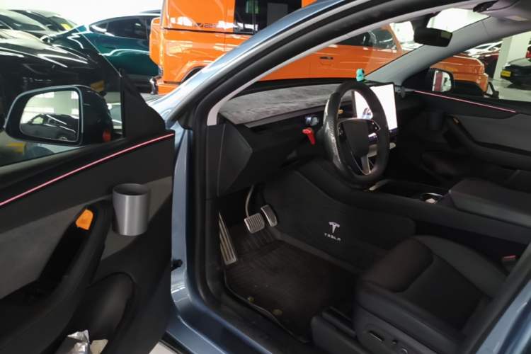 Used Tesla Model Y 2025 Rear-Wheel-Drive Version Driver Seat