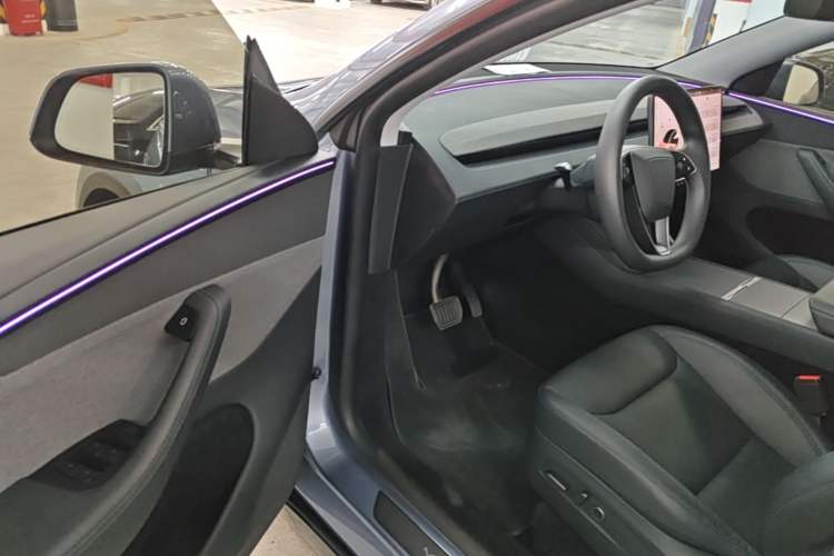 Used Tesla Model Y 2025 Rear-Wheel-Drive Version Driver Seat