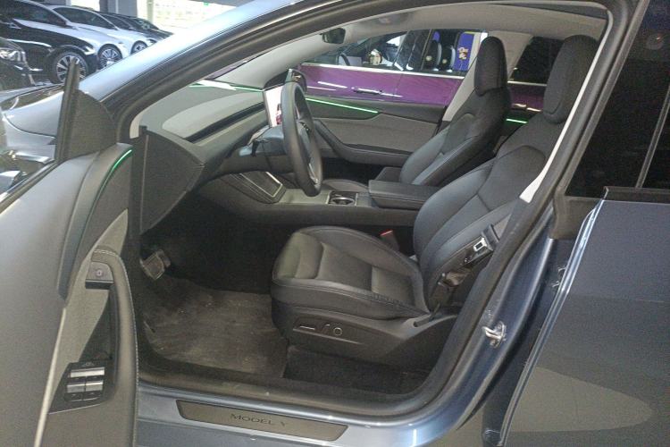 Used Tesla Model Y 2025 Rear-Wheel-Drive Version Driver Seat