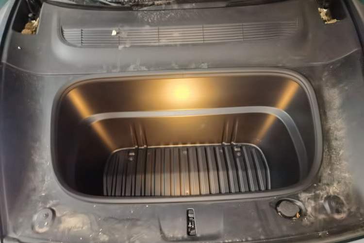 Used Tesla Model Y 2025 Rear-Wheel-Drive Version Engine Bay
