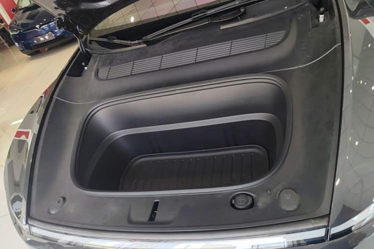 Used Tesla Model Y 2025 Rear-Wheel-Drive Version Engine Bay