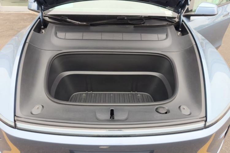 Used Tesla Model Y 2025 Rear-Wheel-Drive Version Engine Bay