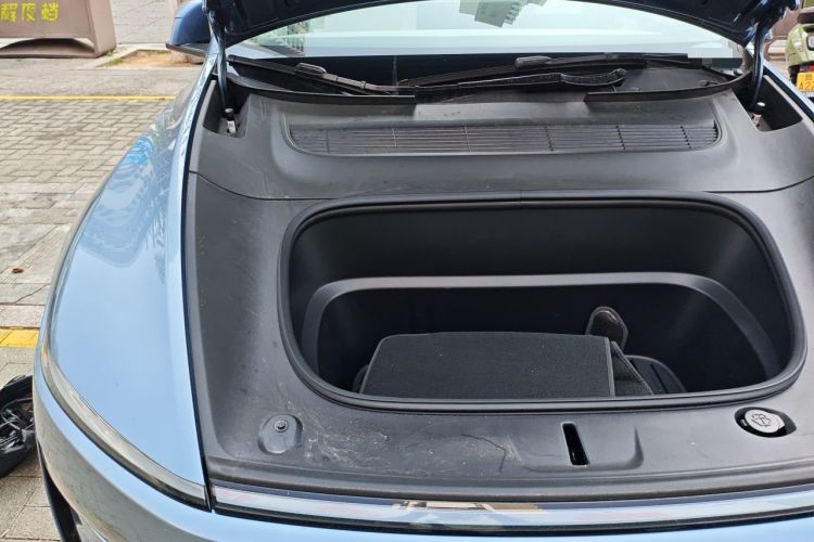 Used Tesla Model Y 2025 Rear-Wheel-Drive Version Engine Bay Right