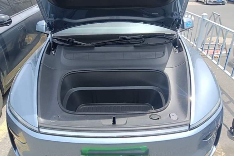 Used Tesla Model Y 2025 Rear-Wheel-Drive Version Engine Bay
