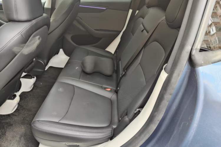 Used Tesla Model Y 2025 Rear-Wheel-Drive Version Exterior 10
