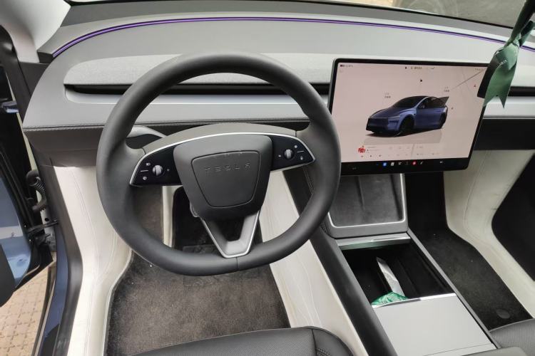 Used Tesla Model Y 2025 Rear-Wheel-Drive Version Exterior 14