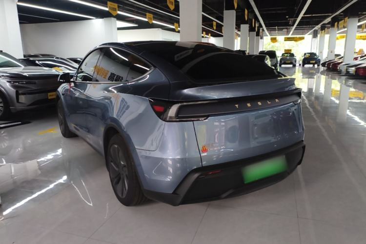Used Tesla Model Y 2025 Rear-Wheel-Drive Version Exterior 2