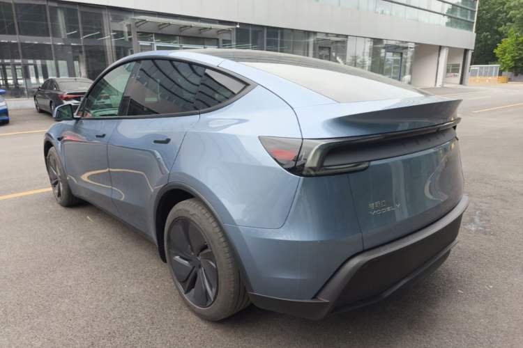 Used Tesla Model Y 2025 Rear-Wheel-Drive Version Exterior 2