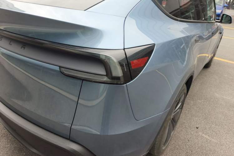 Used Tesla Model Y 2025 Rear-Wheel-Drive Version Exterior 3