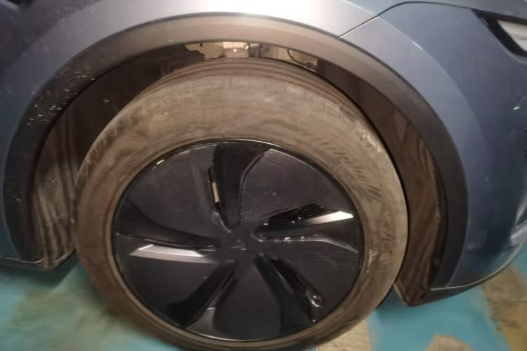 Used Tesla Model Y 2025 Rear-Wheel-Drive Version Exterior 4