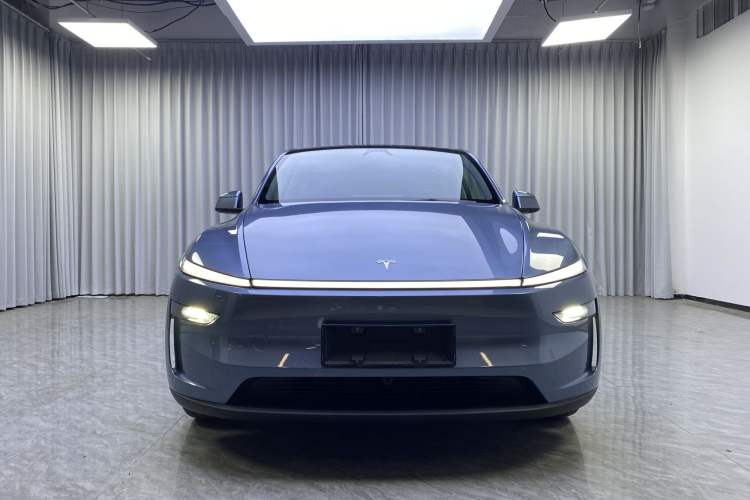 Used Tesla Model Y 2025 Rear-Wheel-Drive Version Exterior 5