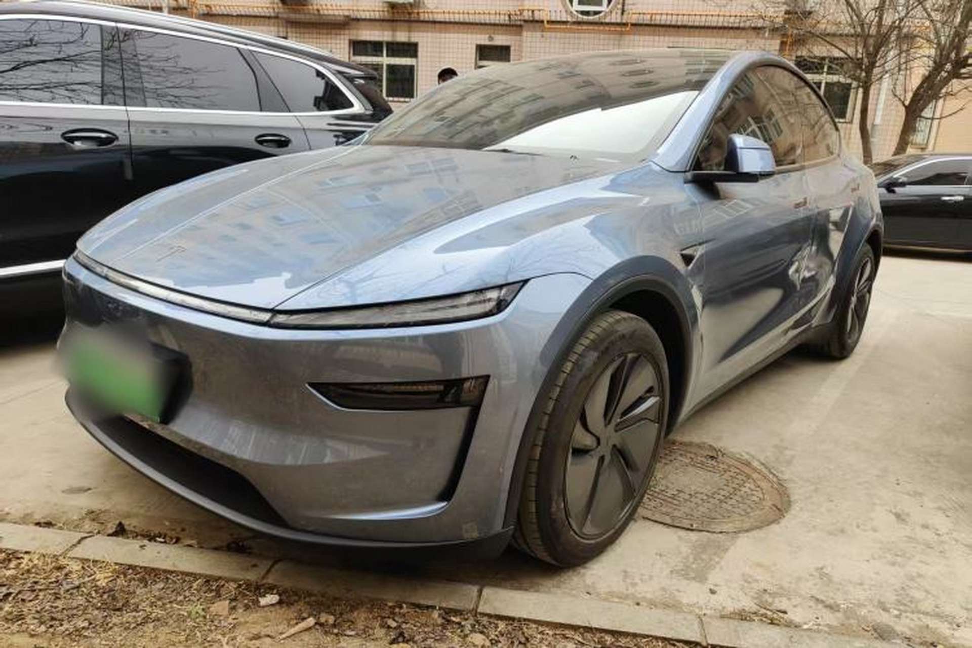 Used Tesla Model Y 2025 Rear-Wheel-Drive Version Exterior 6