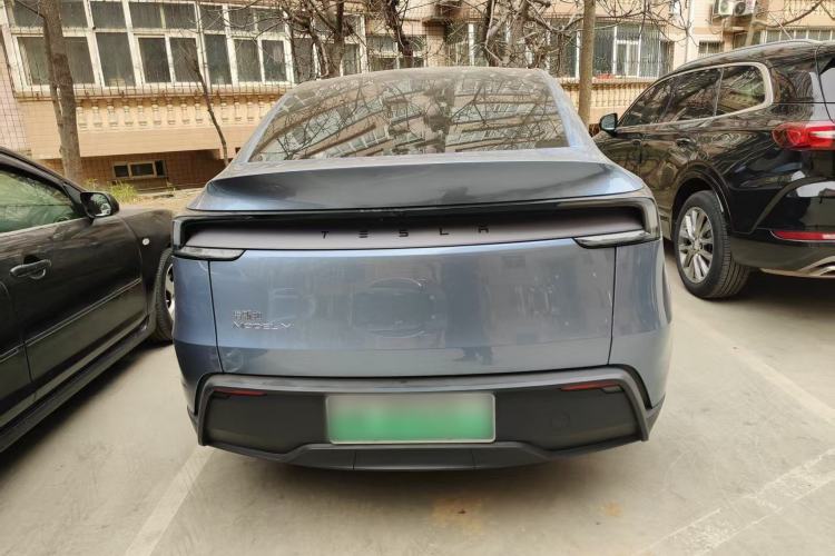 Used Tesla Model Y 2025 Rear-Wheel-Drive Version Exterior 8