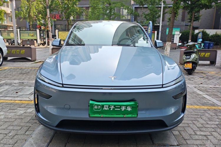 Used Tesla Model Y 2025 Rear-Wheel-Drive Version Front