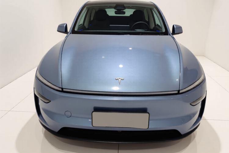Used Tesla Model Y 2025 Rear-Wheel Drive First Edition Front