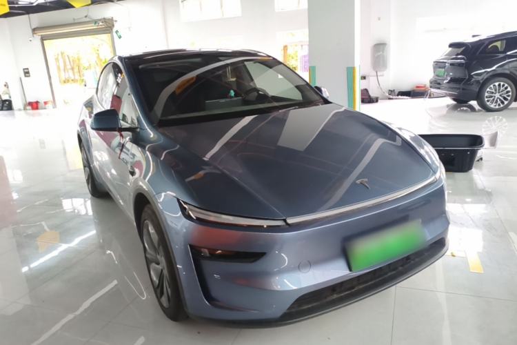 Used Tesla Model Y 2025 Rear-Wheel-Drive Version Front Right 45 Deg