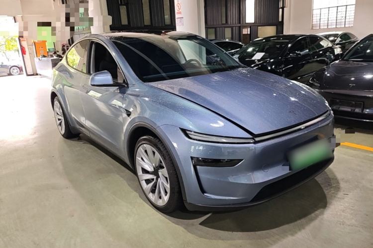 Used Tesla Model Y 2025 Rear-Wheel Drive First Edition Front Right 45 Deg
