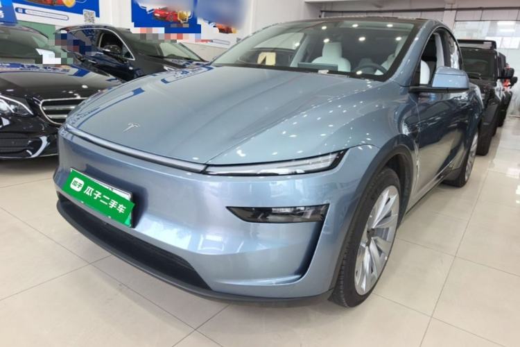Tesla Model Y 2025 Long-Range All-Wheel Drive First Edition