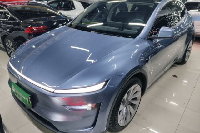 Used Tesla Model Y 2025 Long-Range All-Wheel-Drive Version