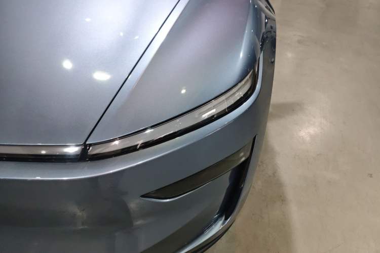 Used Tesla Model Y 2025 Rear-Wheel Drive First Edition Left Front Headlight