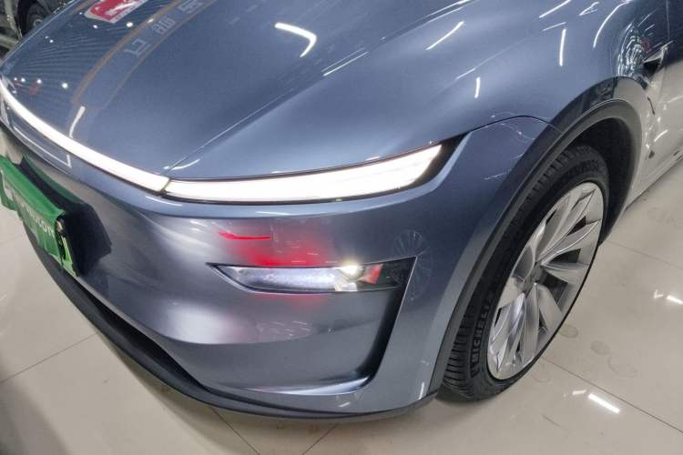 Used Tesla Model Y 2025 Long-Range All-Wheel-Drive Version Left Front Headlight