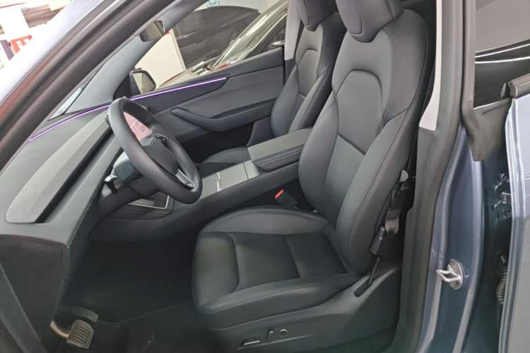 Used Tesla Model Y 2025 Rear-Wheel-Drive Version Left Front Seat