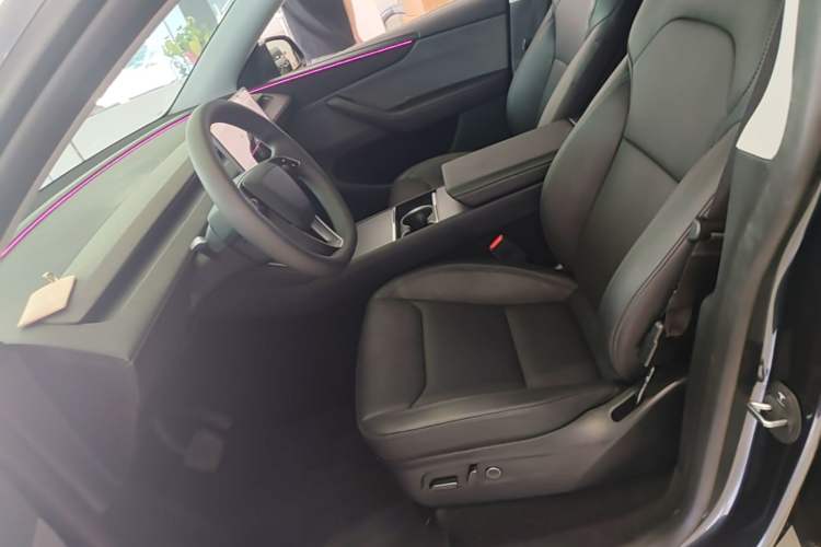Used Tesla Model Y 2025 Rear-Wheel-Drive Version Left Front Seat