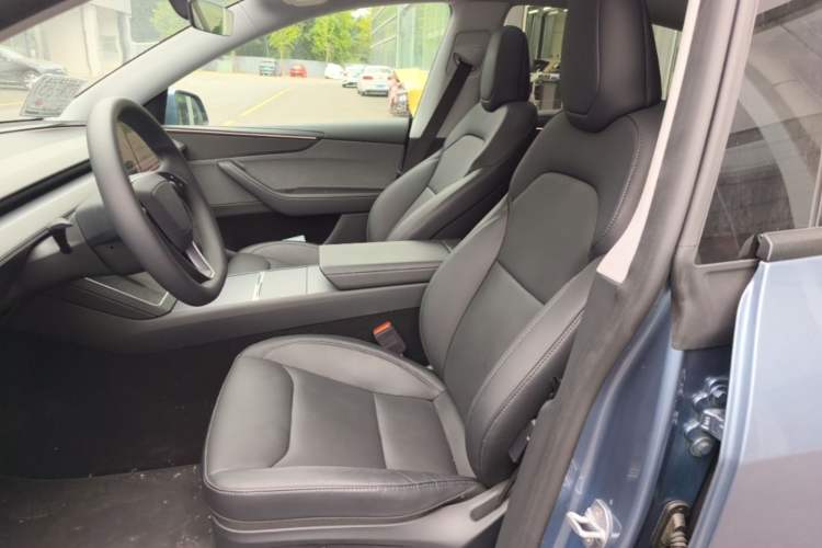 Used Tesla Model Y 2025 Rear-Wheel-Drive Version Left Front Seat