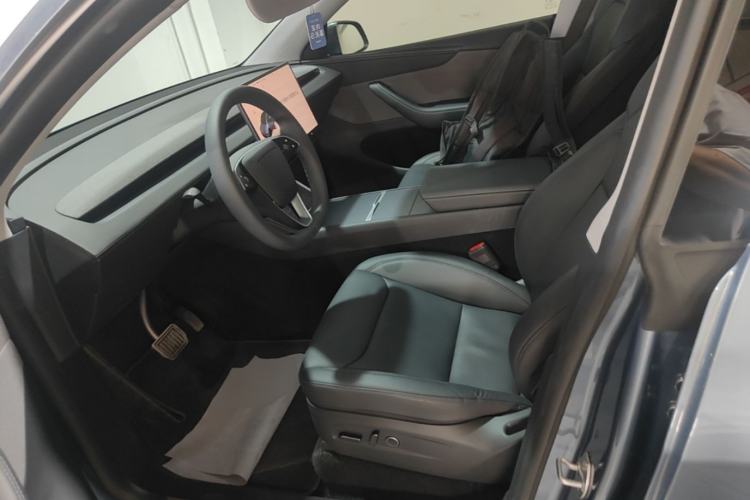Used Tesla Model Y 2025 Rear-Wheel-Drive Version Left Front Seat