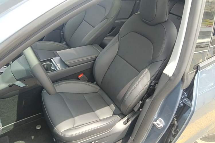 Used Tesla Model Y 2025 Rear-Wheel-Drive Version Left Front Seat